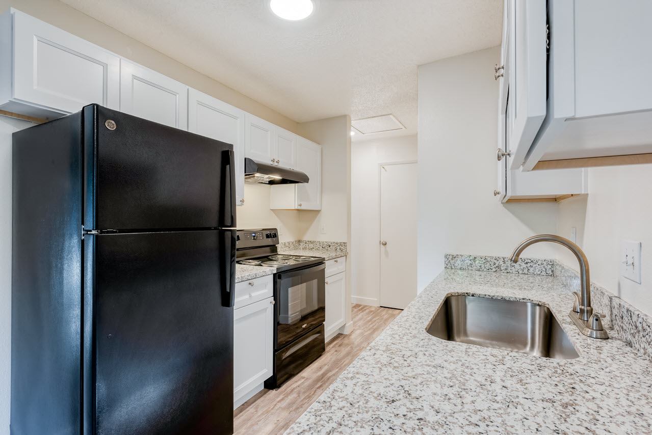 Michael Manor Apartments Image 2