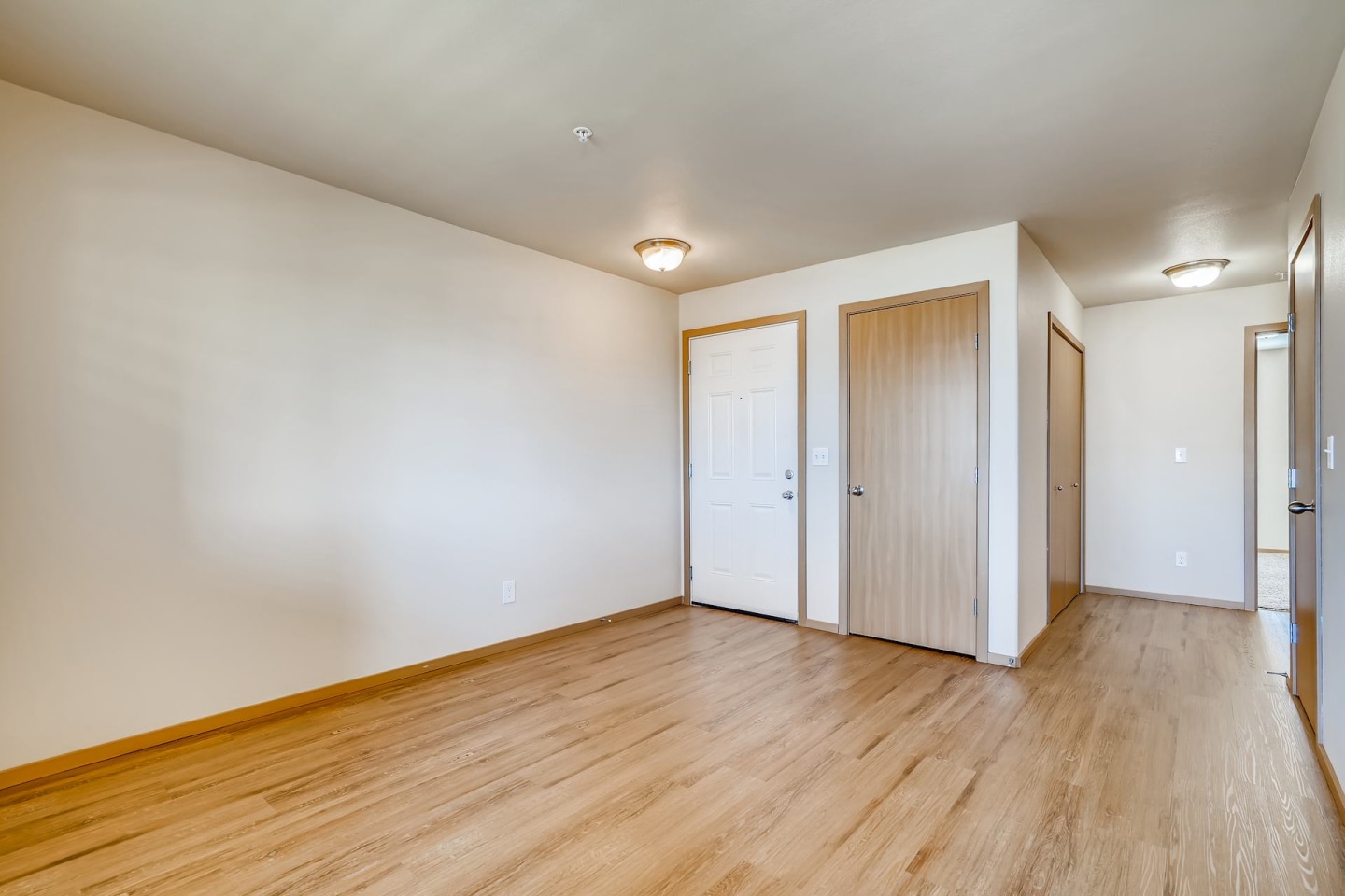 Fountain Village Apartment Homes Image 8