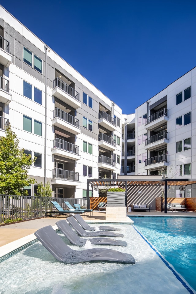 880 Lyn Image 4