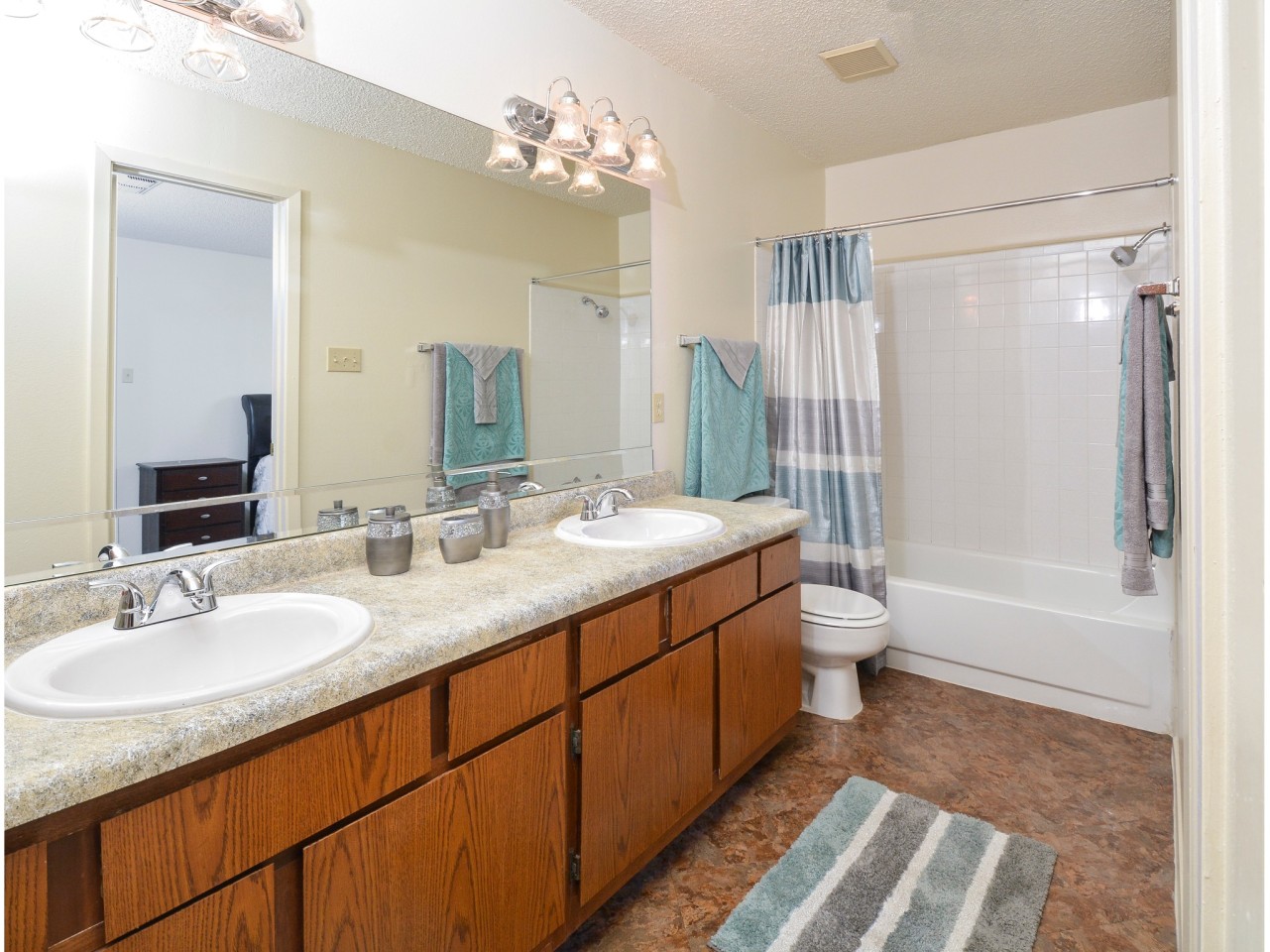 Country Crest Townhomes Image 14