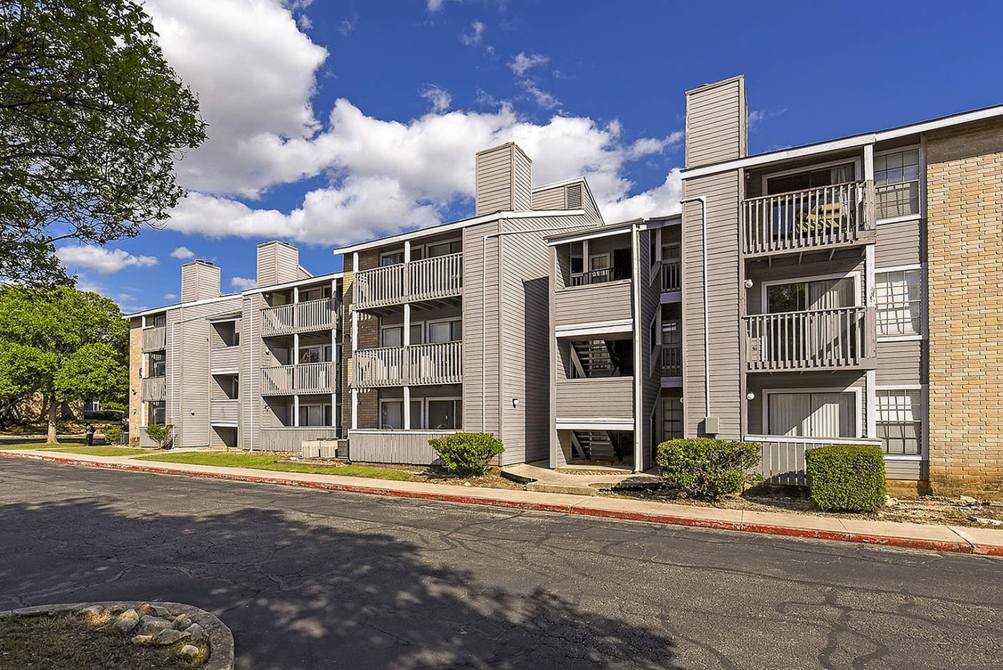 Stoneleigh Apartments Image 8