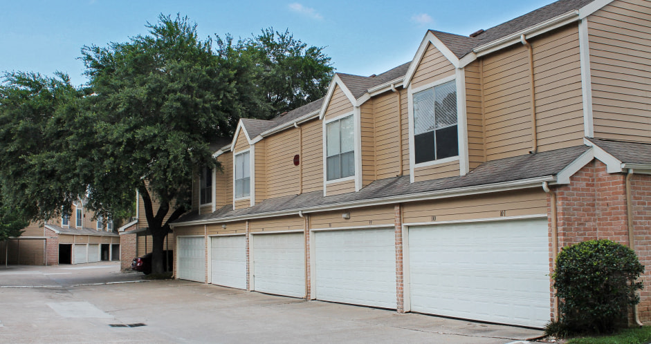 Woodlake Oaks Image 22