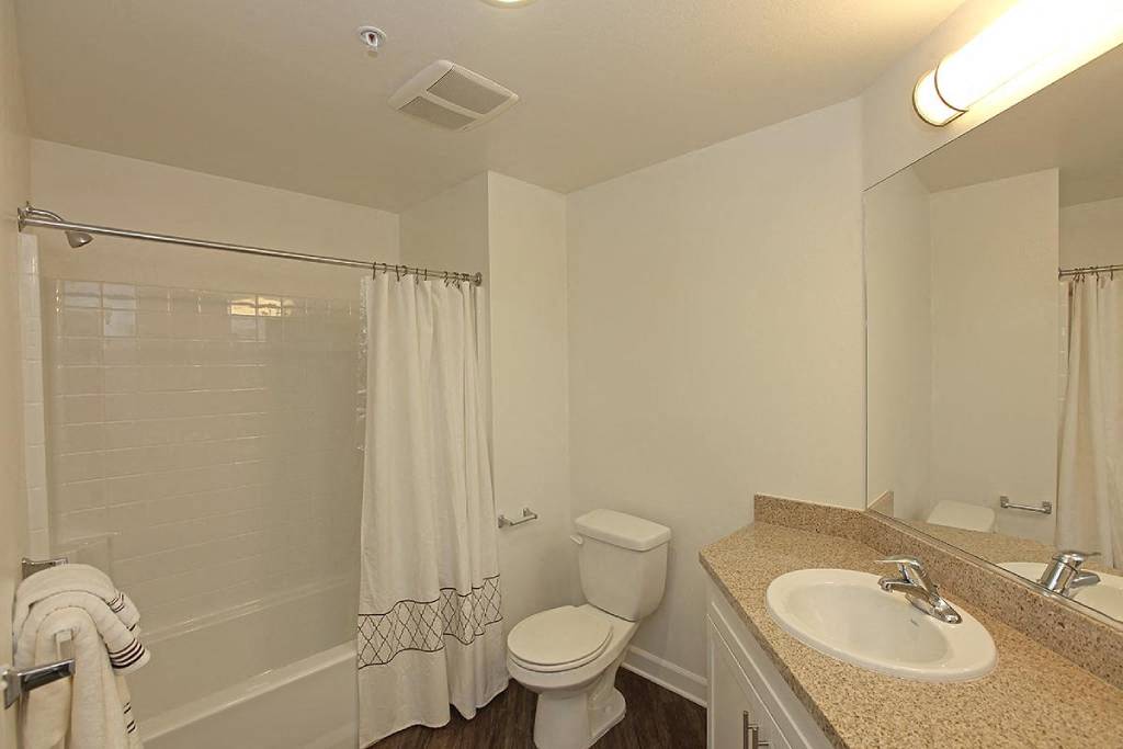 Senior Housing - Monaco Apartments Image 25