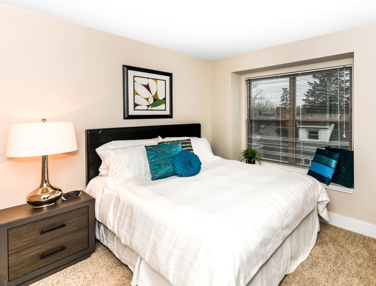 304 River Edge Image 5