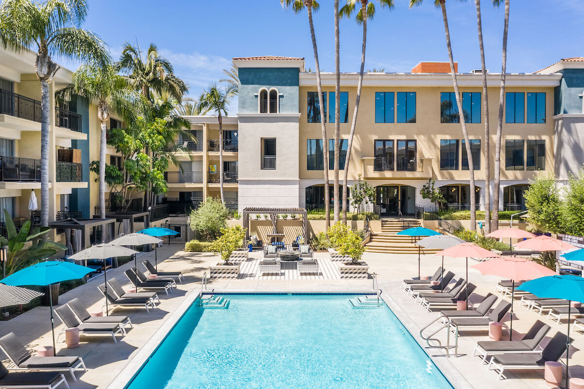 The Plaza at Sherman Oaks Image 21