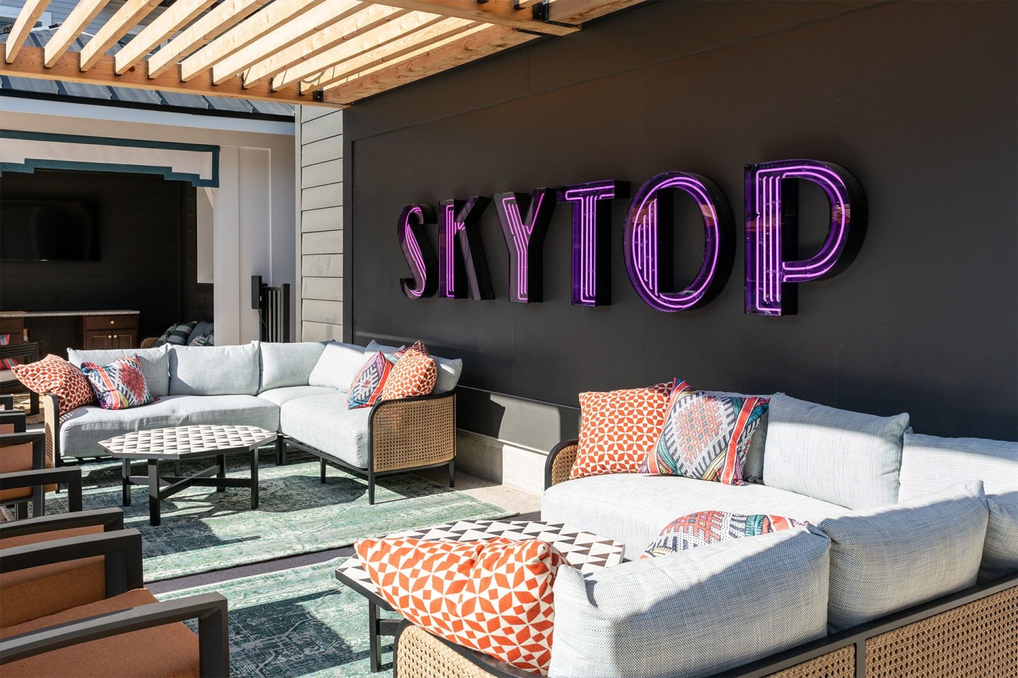 Skytop Apartments Image 24