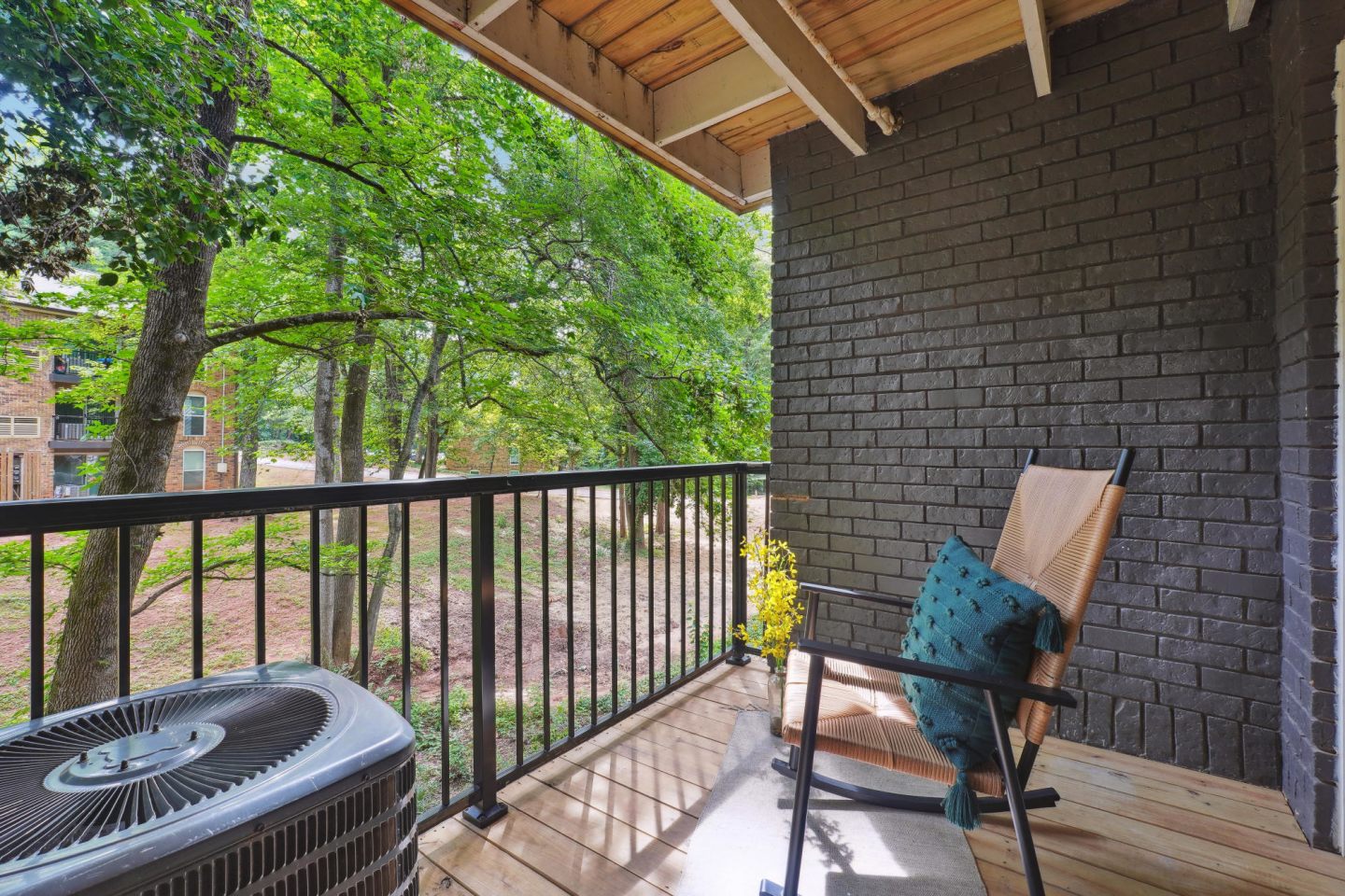 Avondale Village Image 14