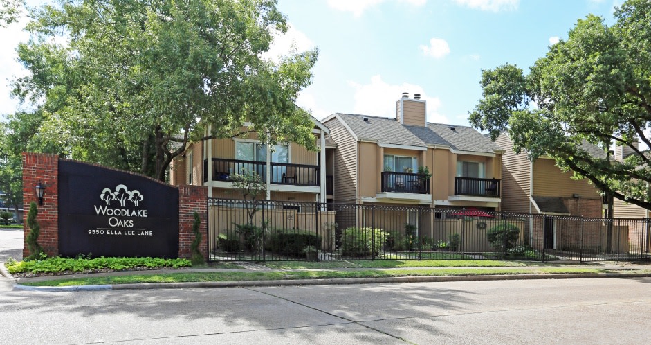 Woodlake Oaks Image 14