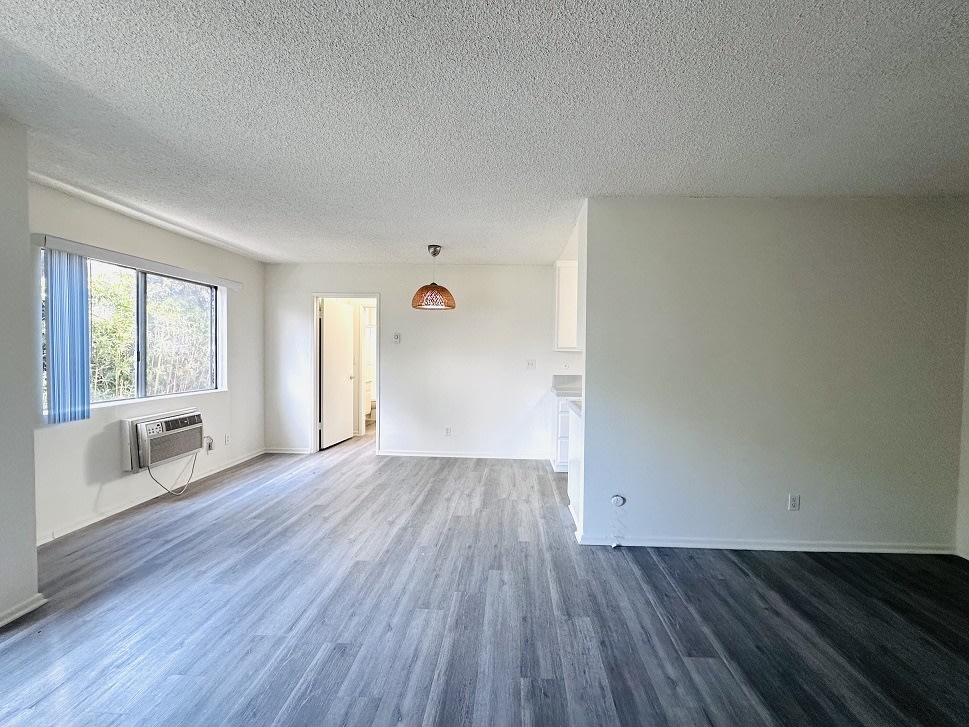 10535 Rose Avenue Image 26