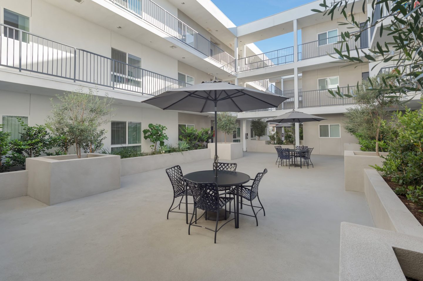 Grand View Towers Image 13