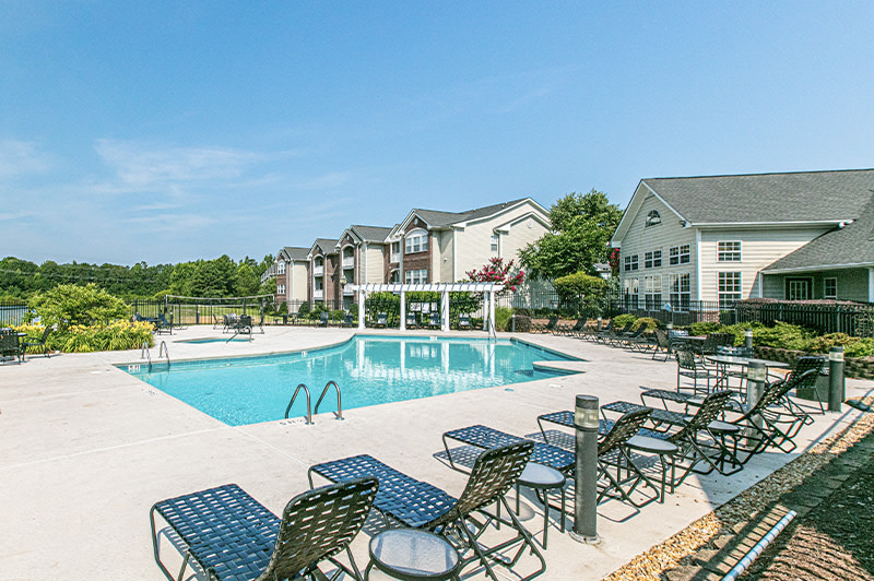 Village on the Lake Apartments Image 18