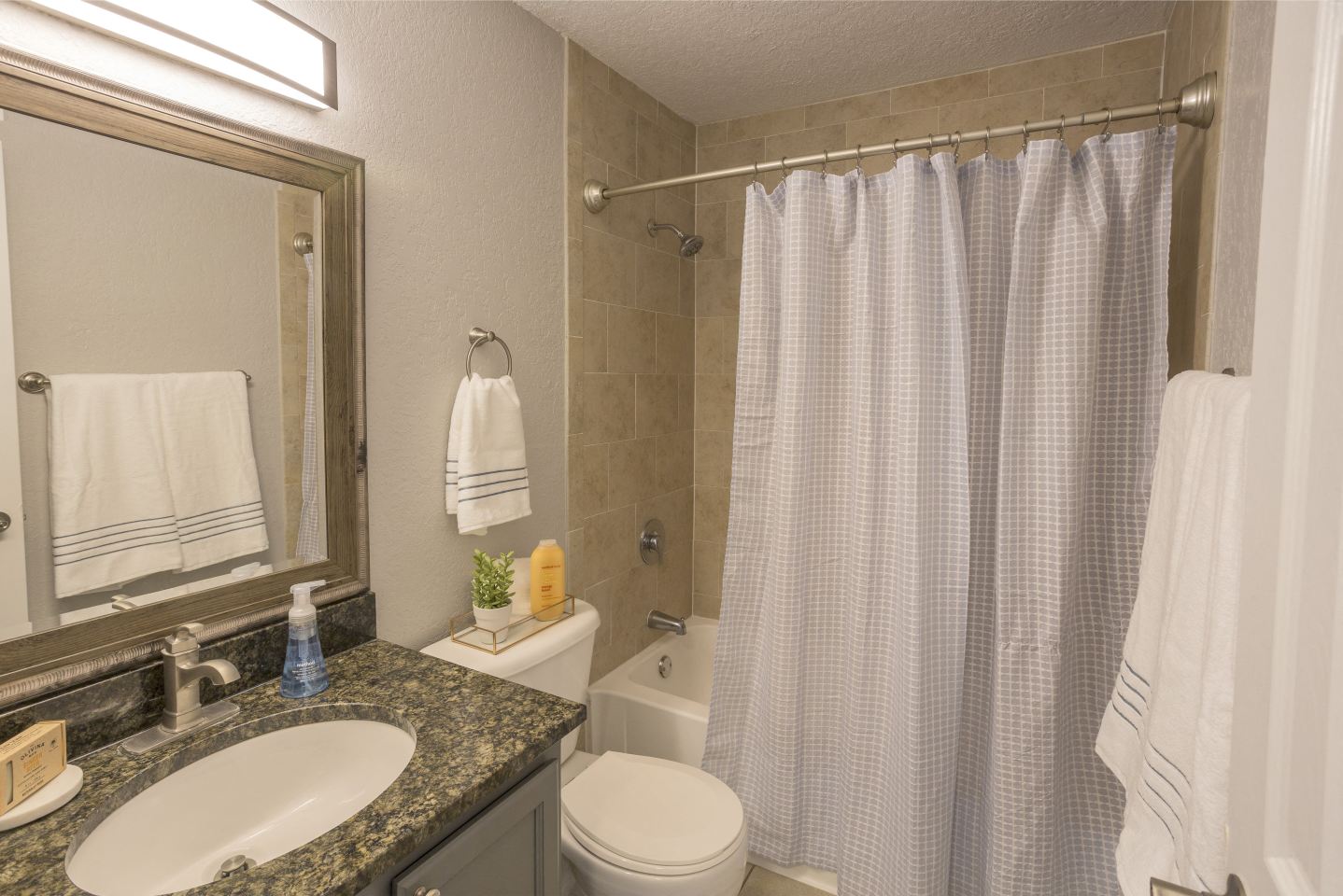Westshore Flats Image 28