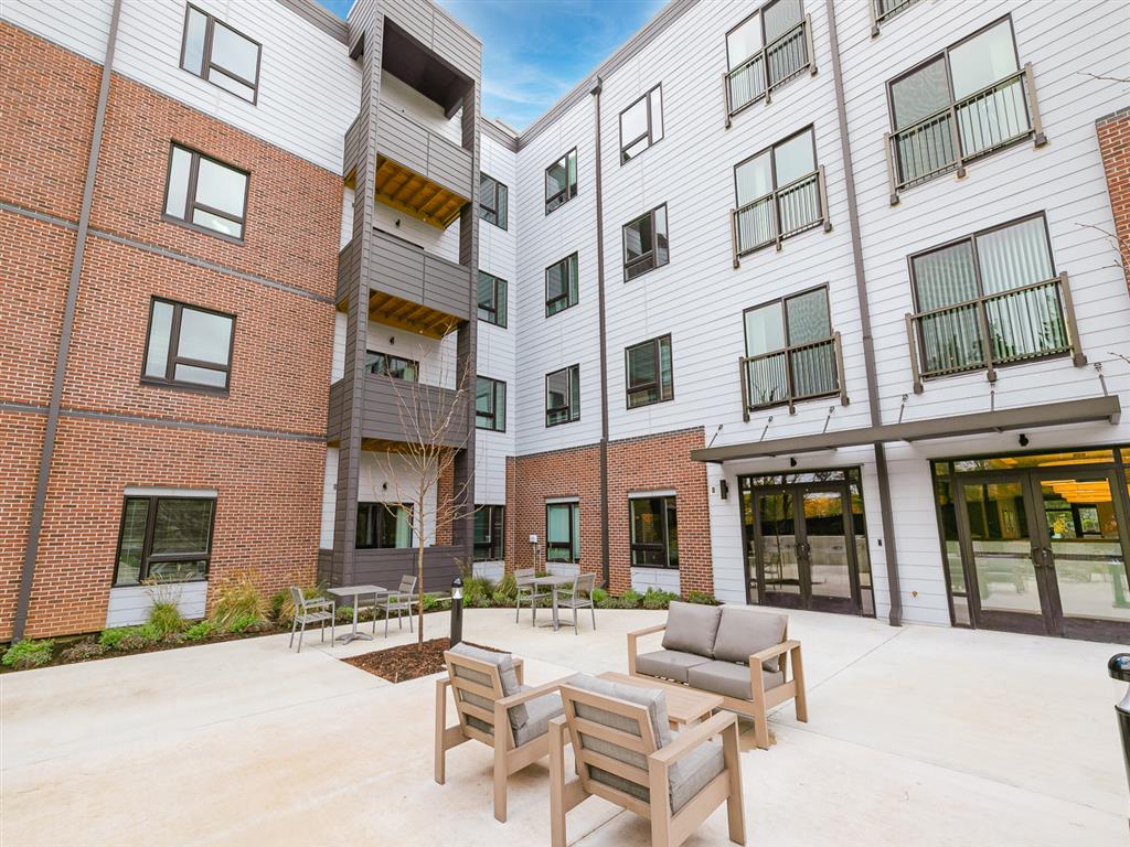 Blvd 64 Apartments Image 32