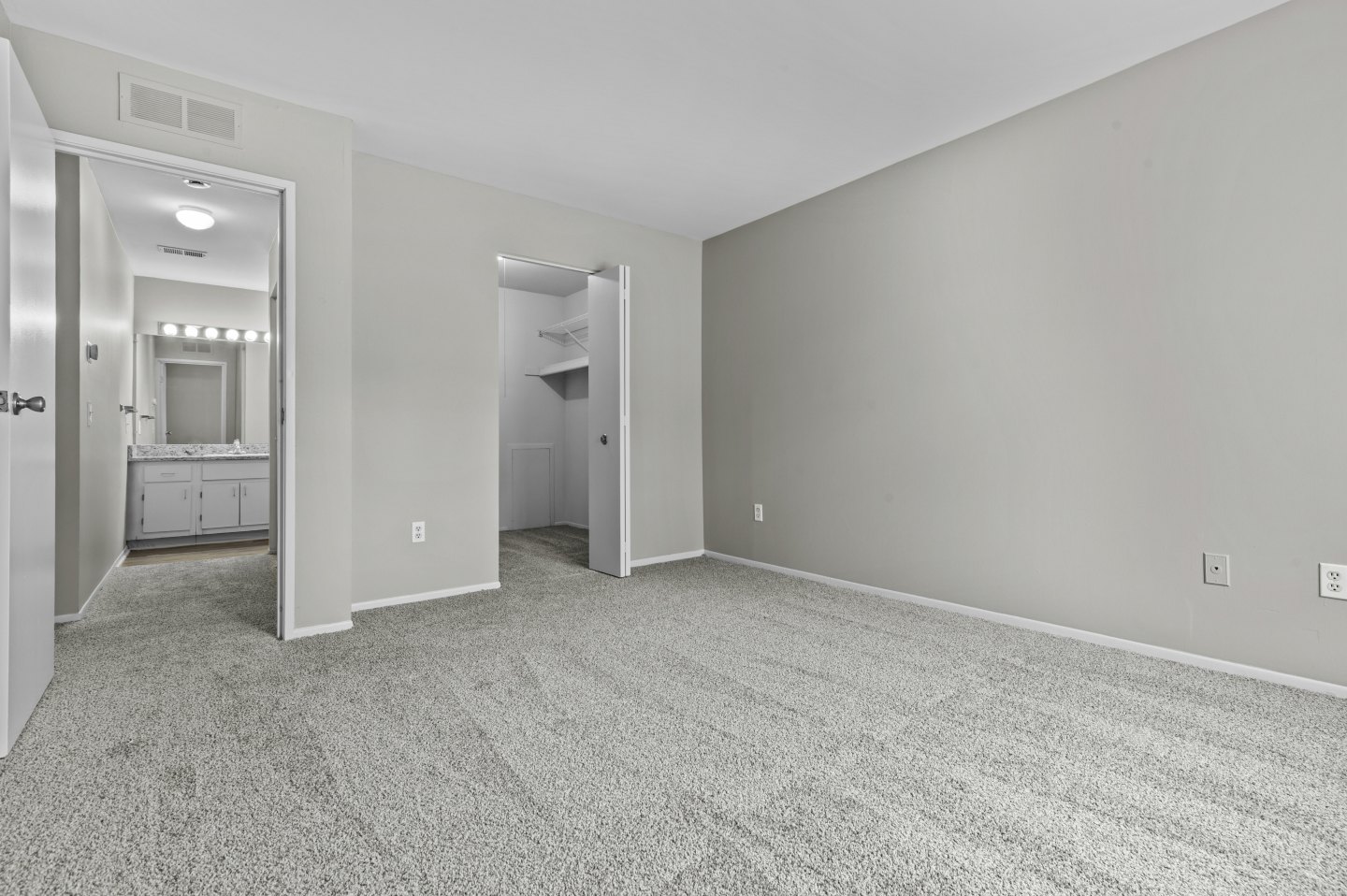 Village Club of Farmington Hills Image 31