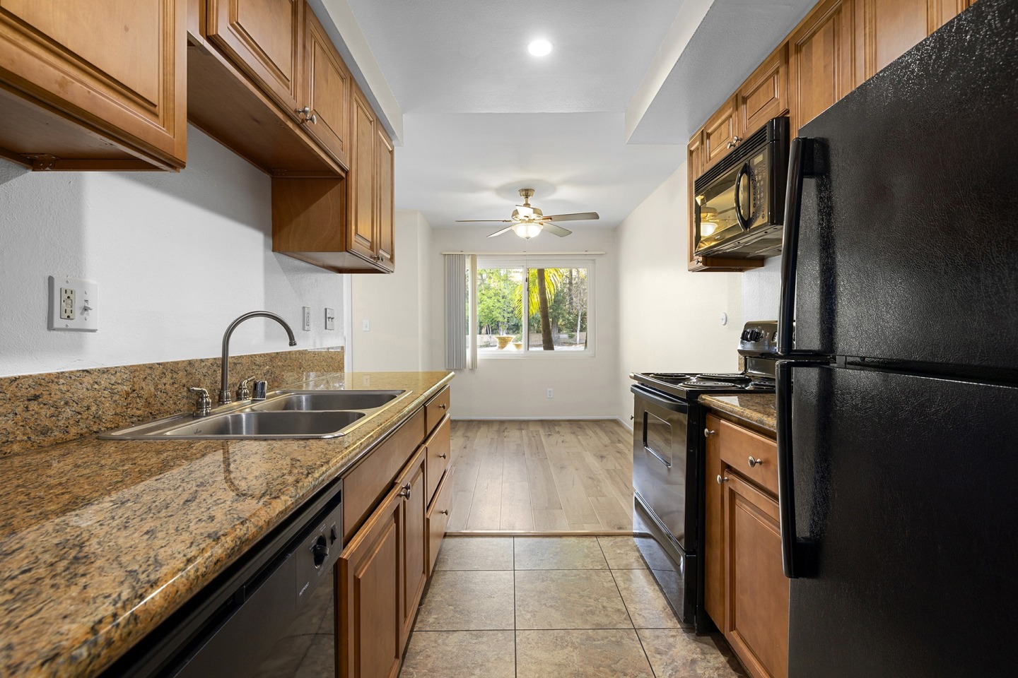 Lombardi Apartments Image 39