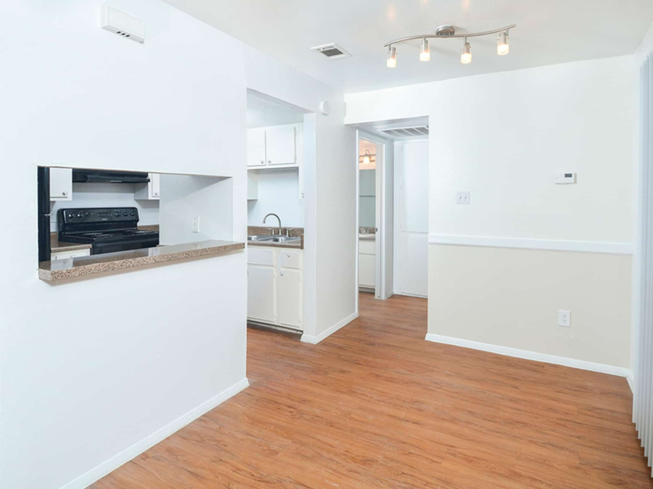 Silver Creek Apartments Image 9