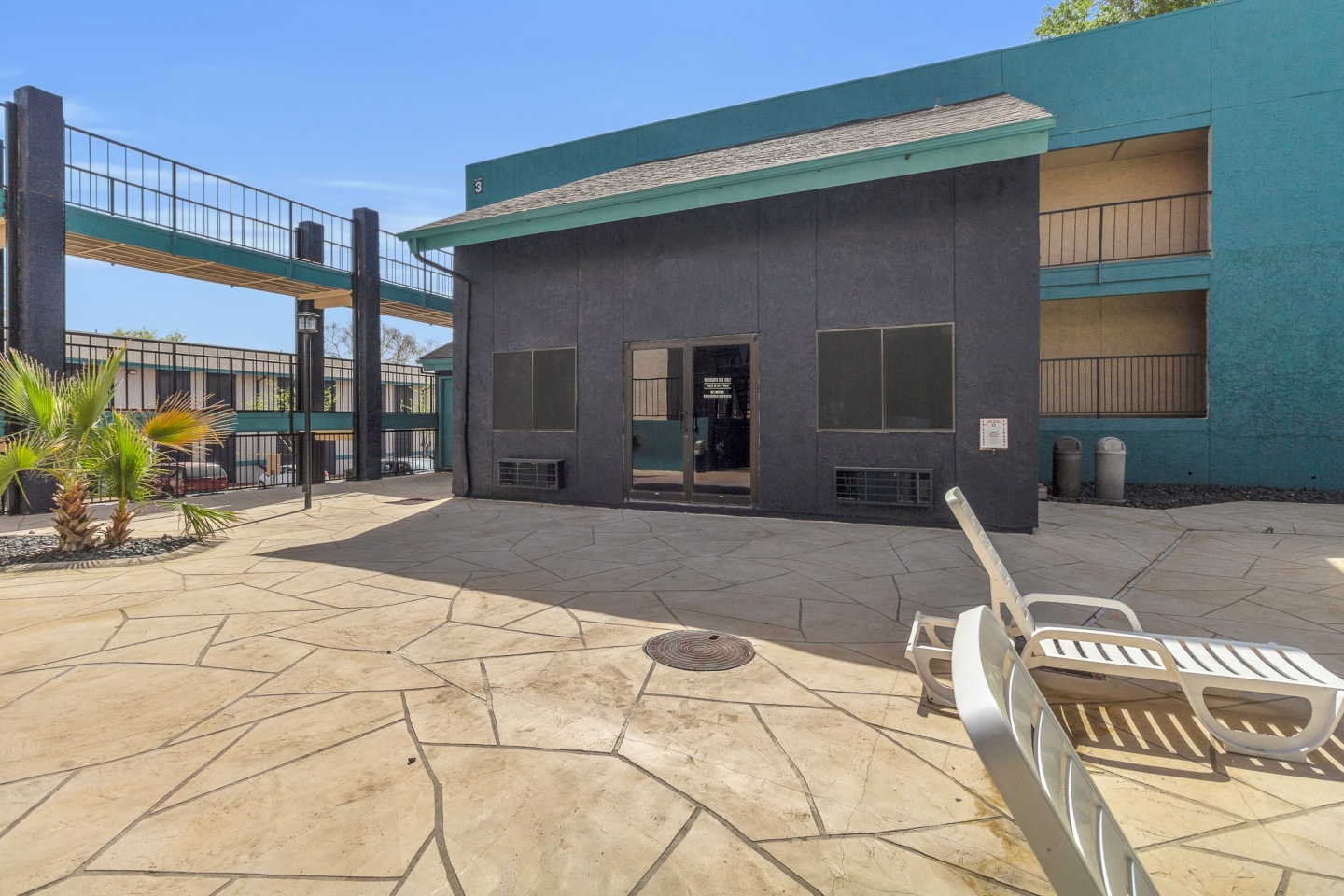 Station at Elm Creek Image 13