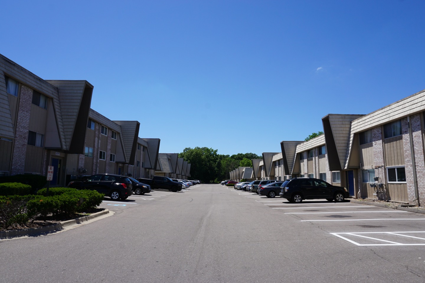 Woodcrest Apartments Image 4