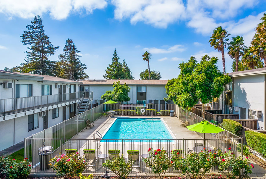 Autumn Oaks Townhomes & Apartments Image 4