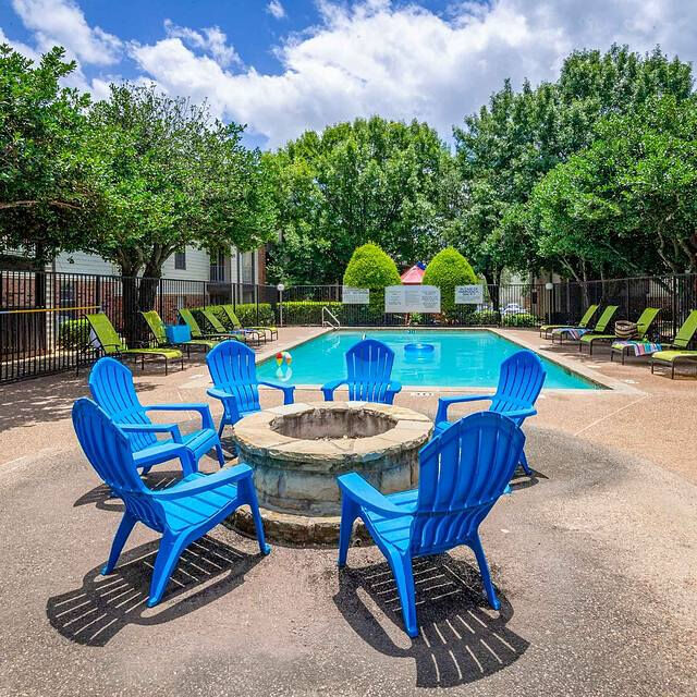 Park West Apartments Image 2