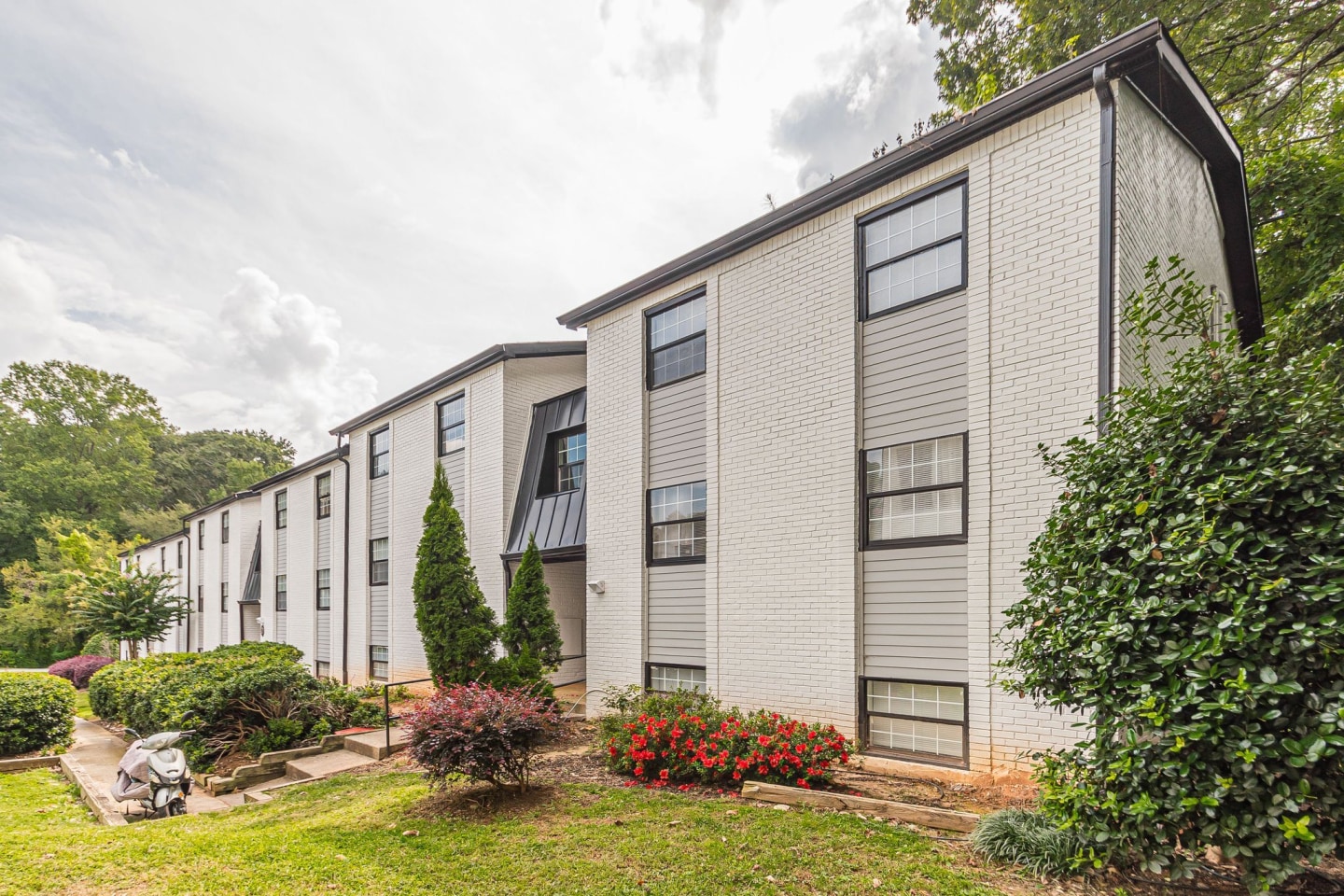 Pinewood Townhomes Image 32