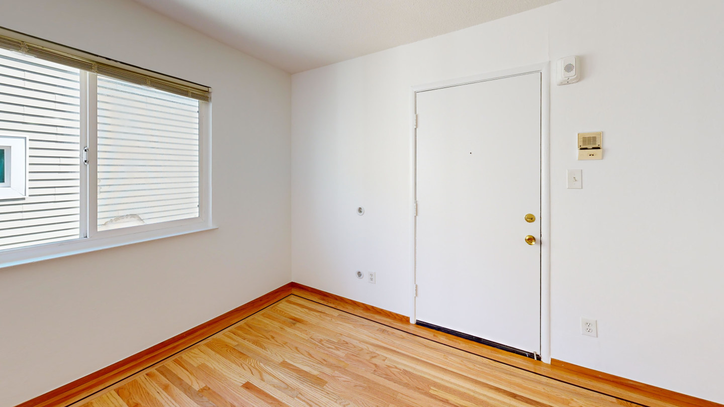 600 Oak Image 8
