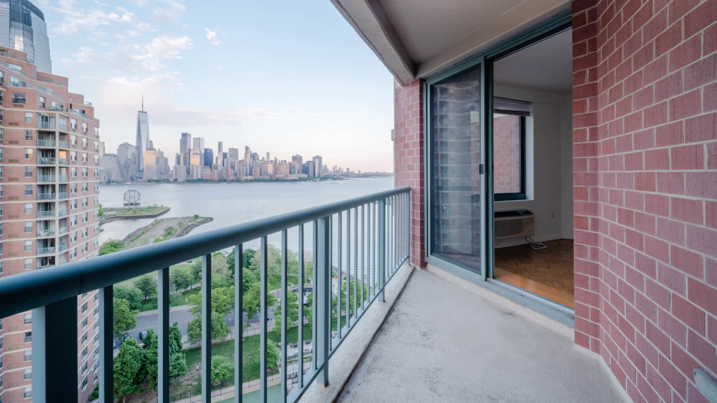 Portside Towers Image 48