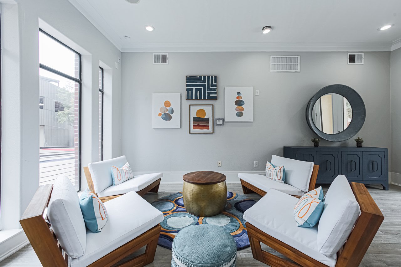 The Village at Bellaire Apartments Image 9