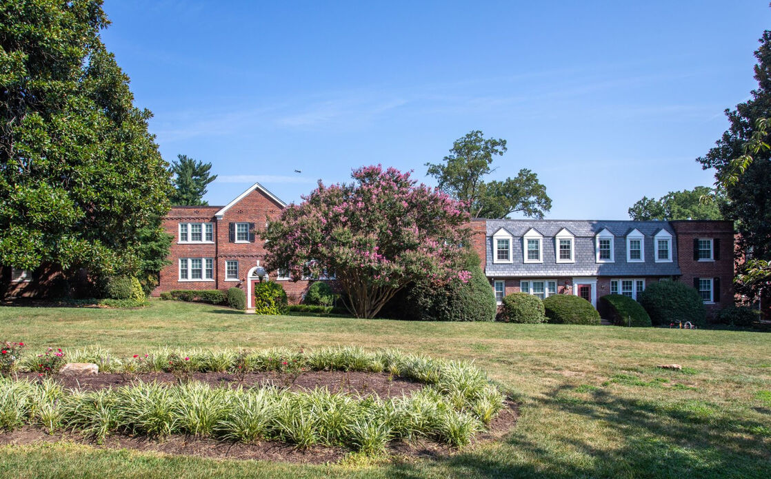 Colonial Village Apartments Image 33