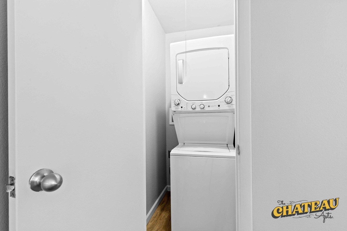 Chateau Apartments Image 8