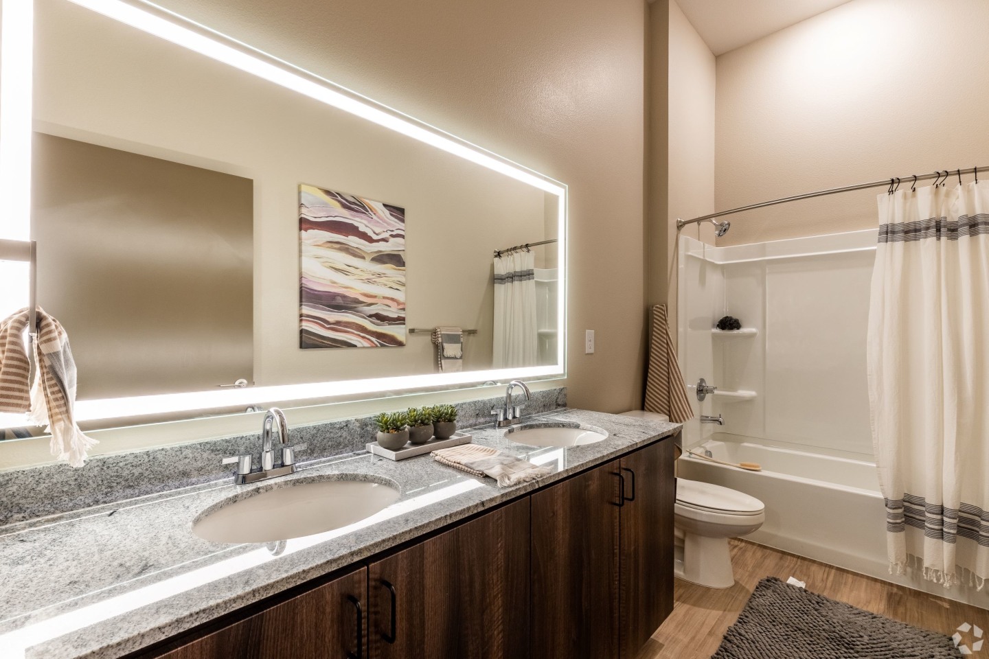 Brownstone Apartments Image 10
