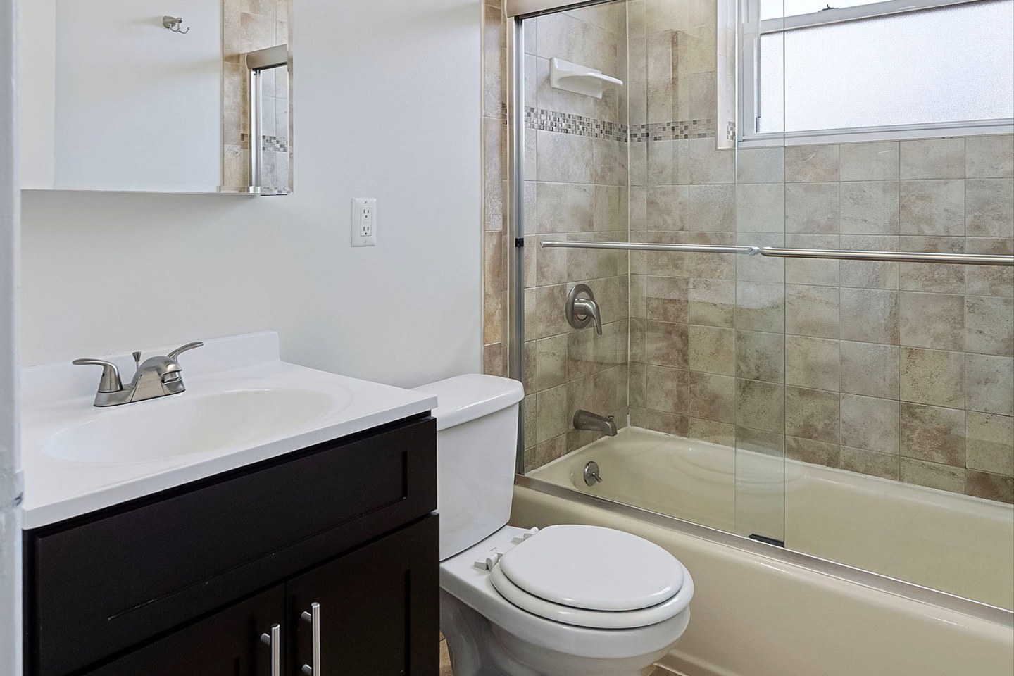 188 Bellevue Ave Image 26