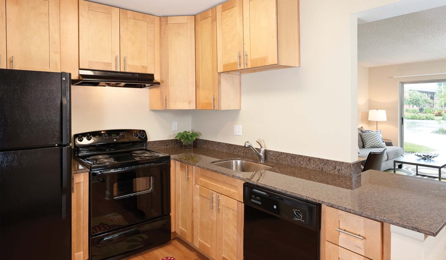 Plantation Gardens Apartment Homes Image 5