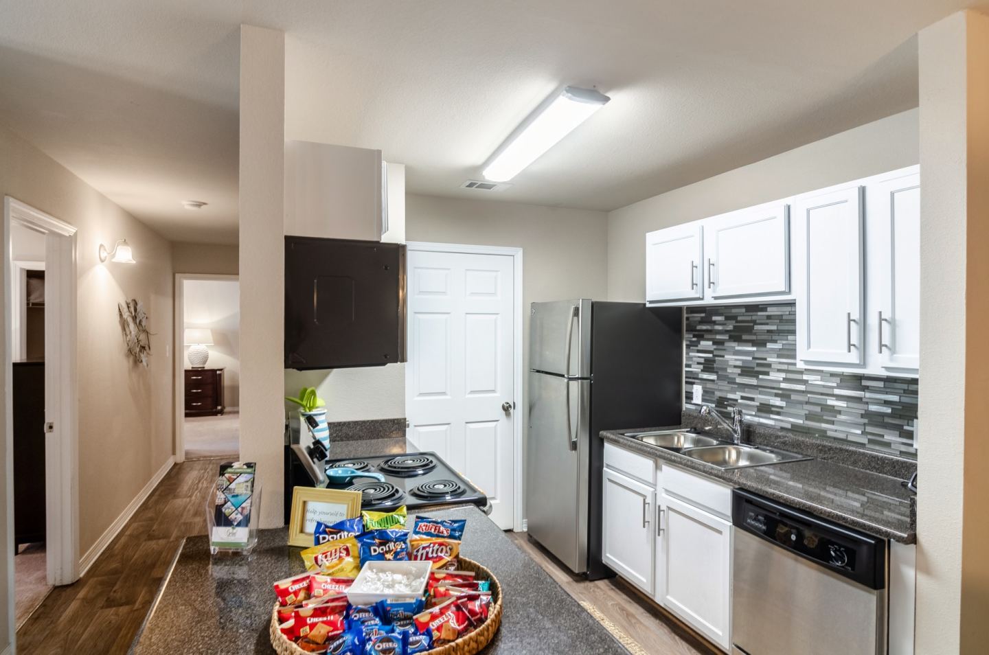 Grand Biscayne Apartments Image 2