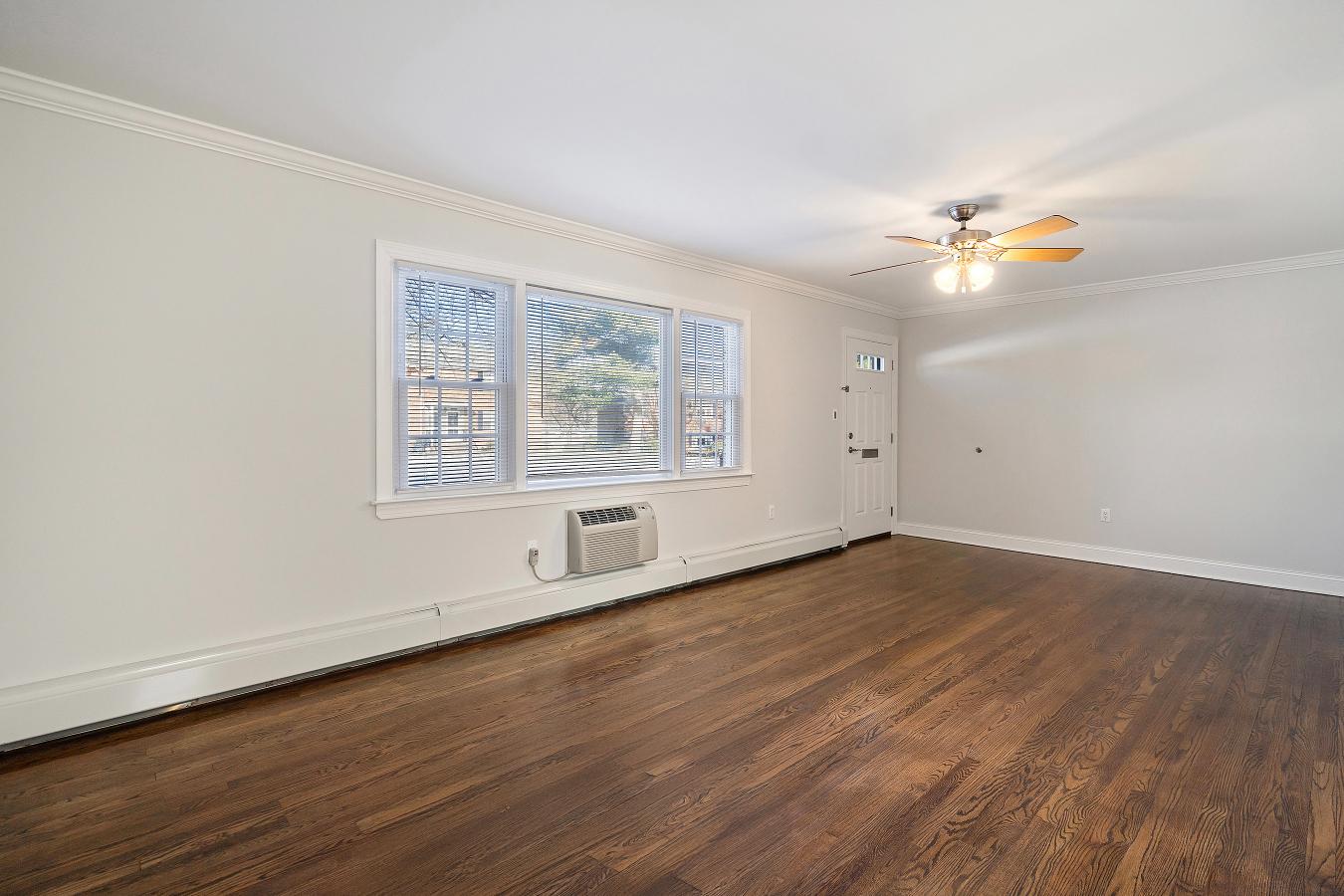 Madison Mall Apartments Image 12