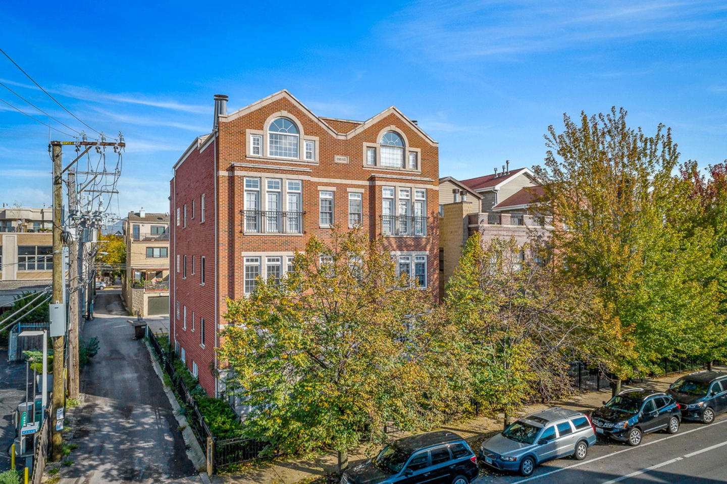 2741 North Southport Ave. Apt. Image 4