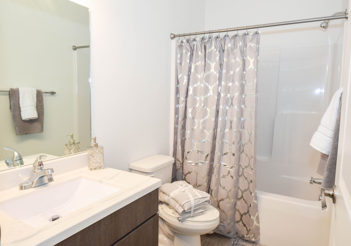 Torino Lakes Rental Townhomes Image 12