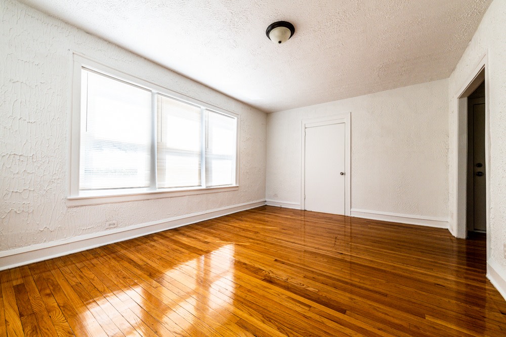 8057 S Laflin Ave Image 7