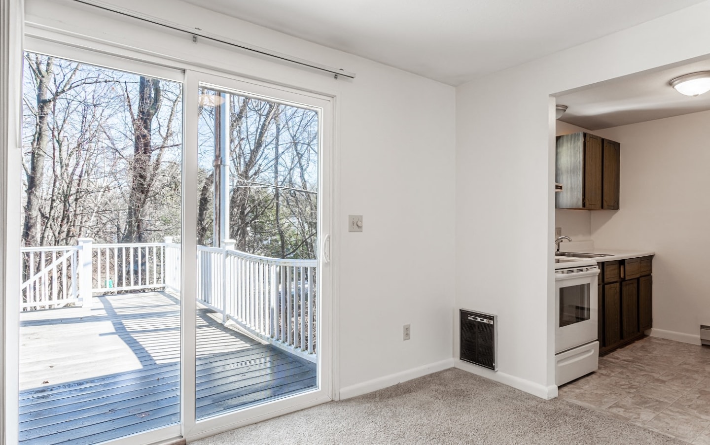 Town and Country Image 9