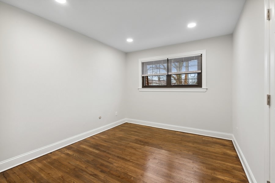 Metuchen Plaza Image 9