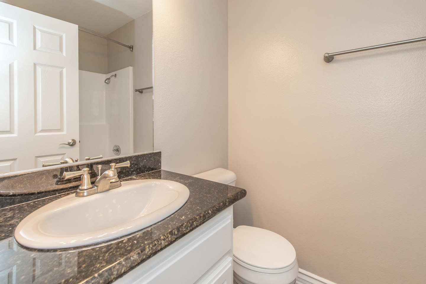 Mosaic Apartment Homes Image 3
