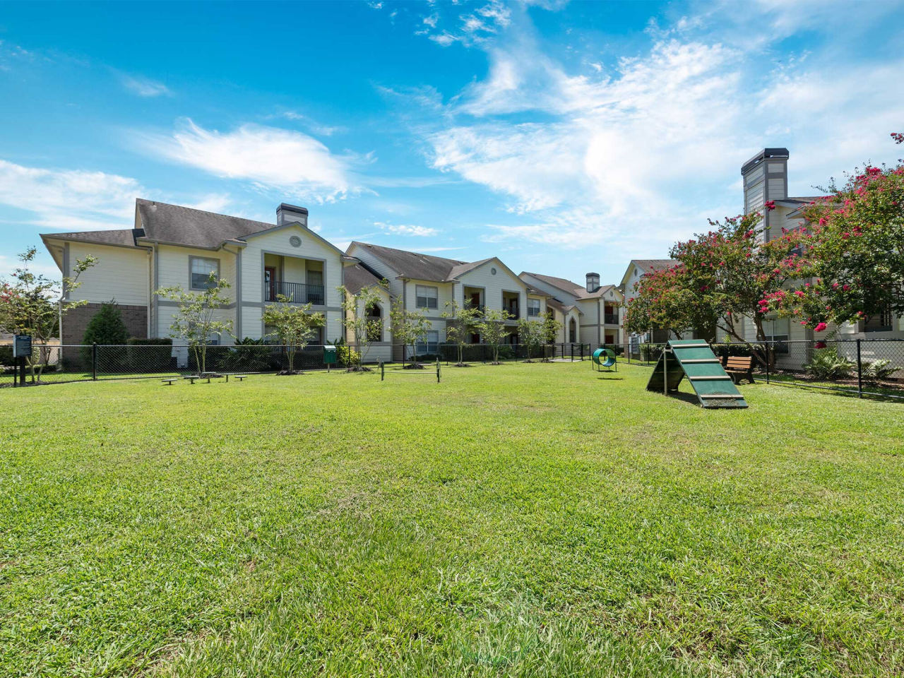The Crescent at Country Club Image 30