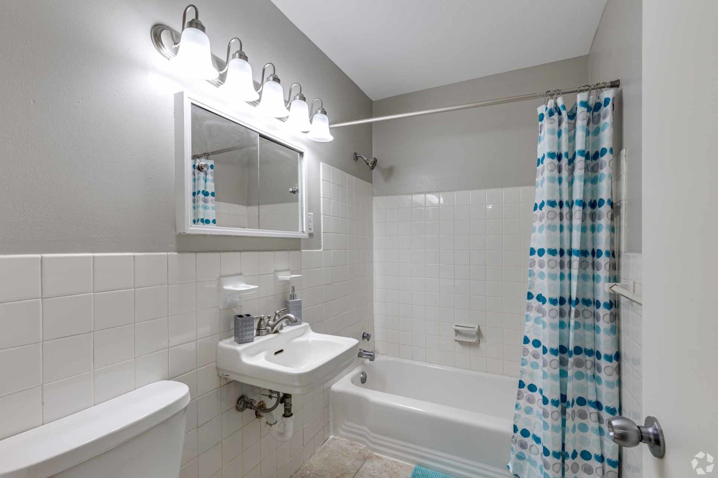Priscilla Standish Apartments Image 30