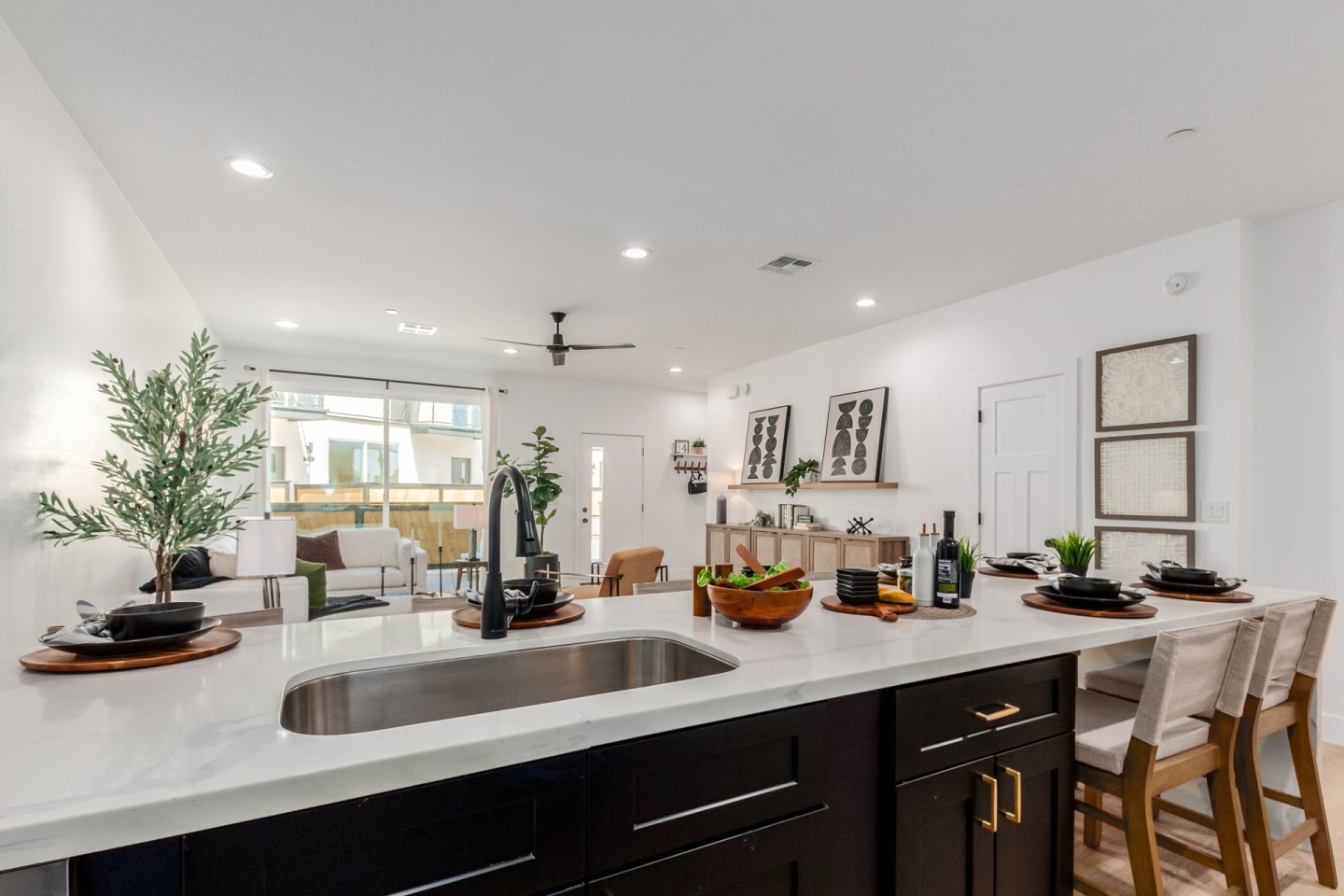CJ Luxury Townhomes Image 21