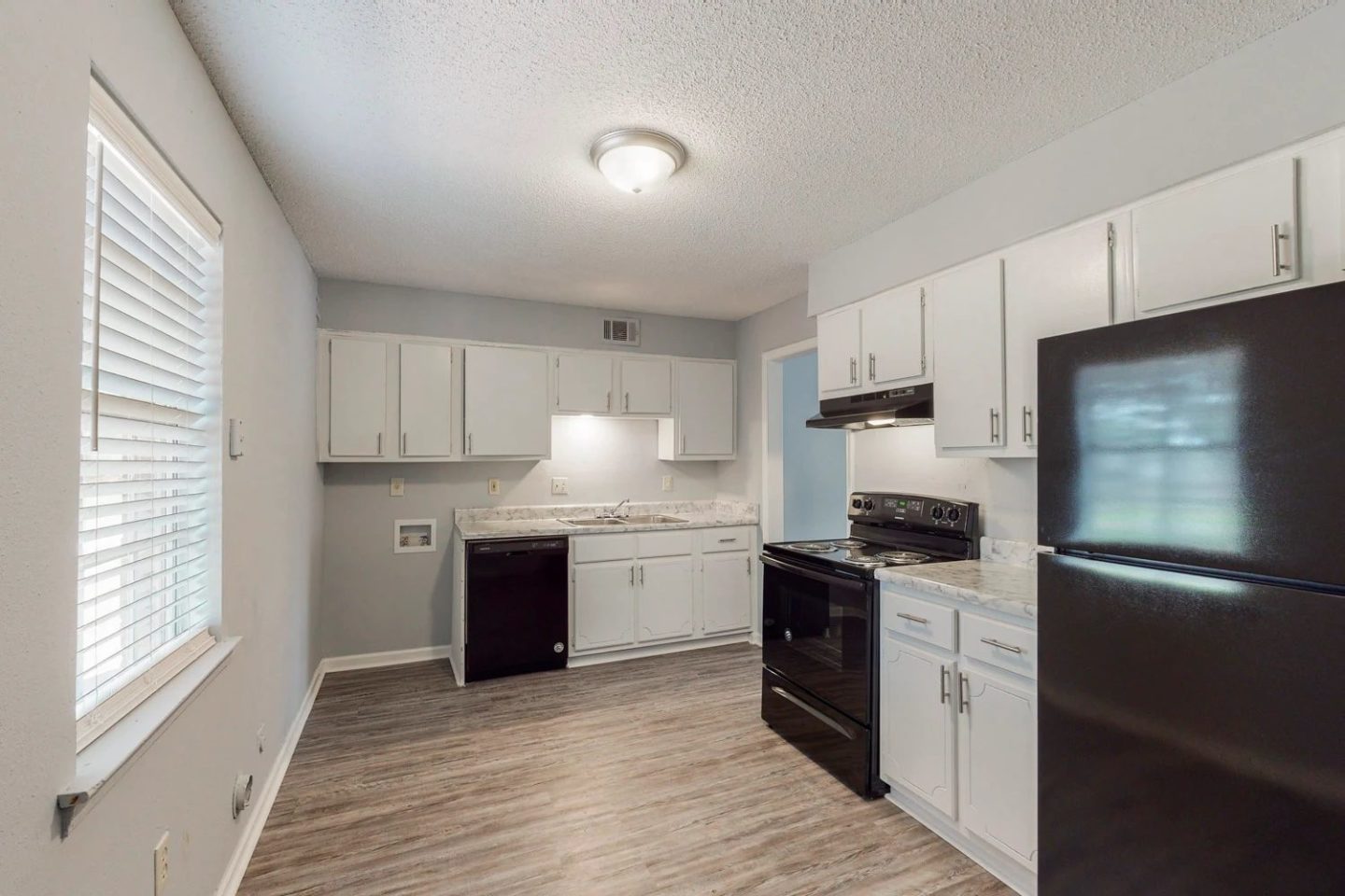 Luxe at Raleigh Apartments Image 5
