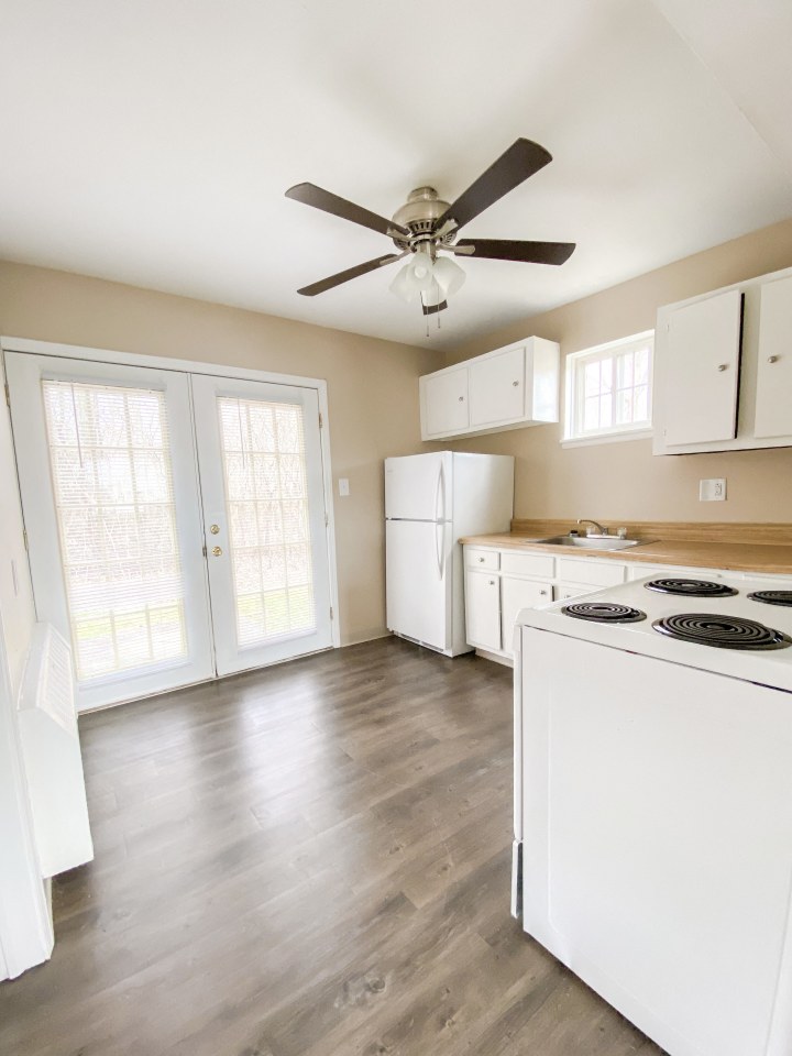 Evergreen Village Apartments & Townhomes Image 6