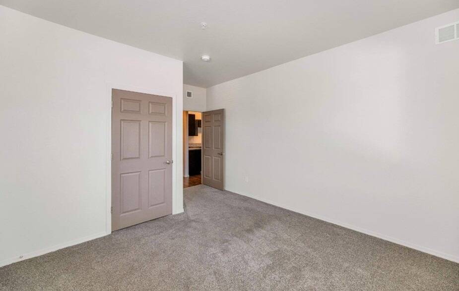 Willow Creek Apartments Image 13