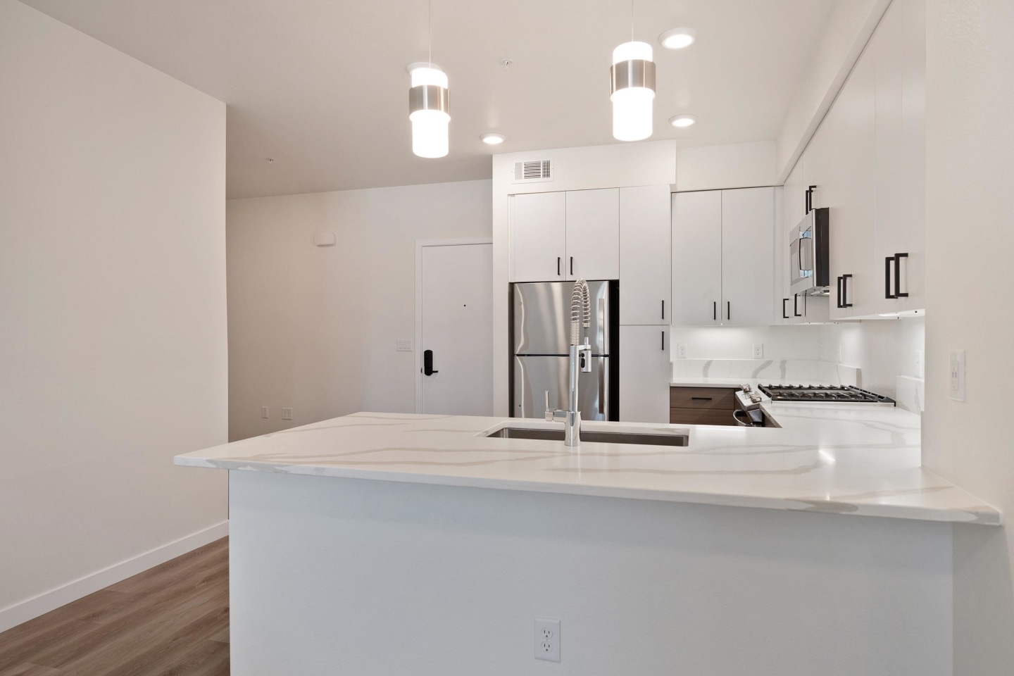 Halcyon Apartments Image 217