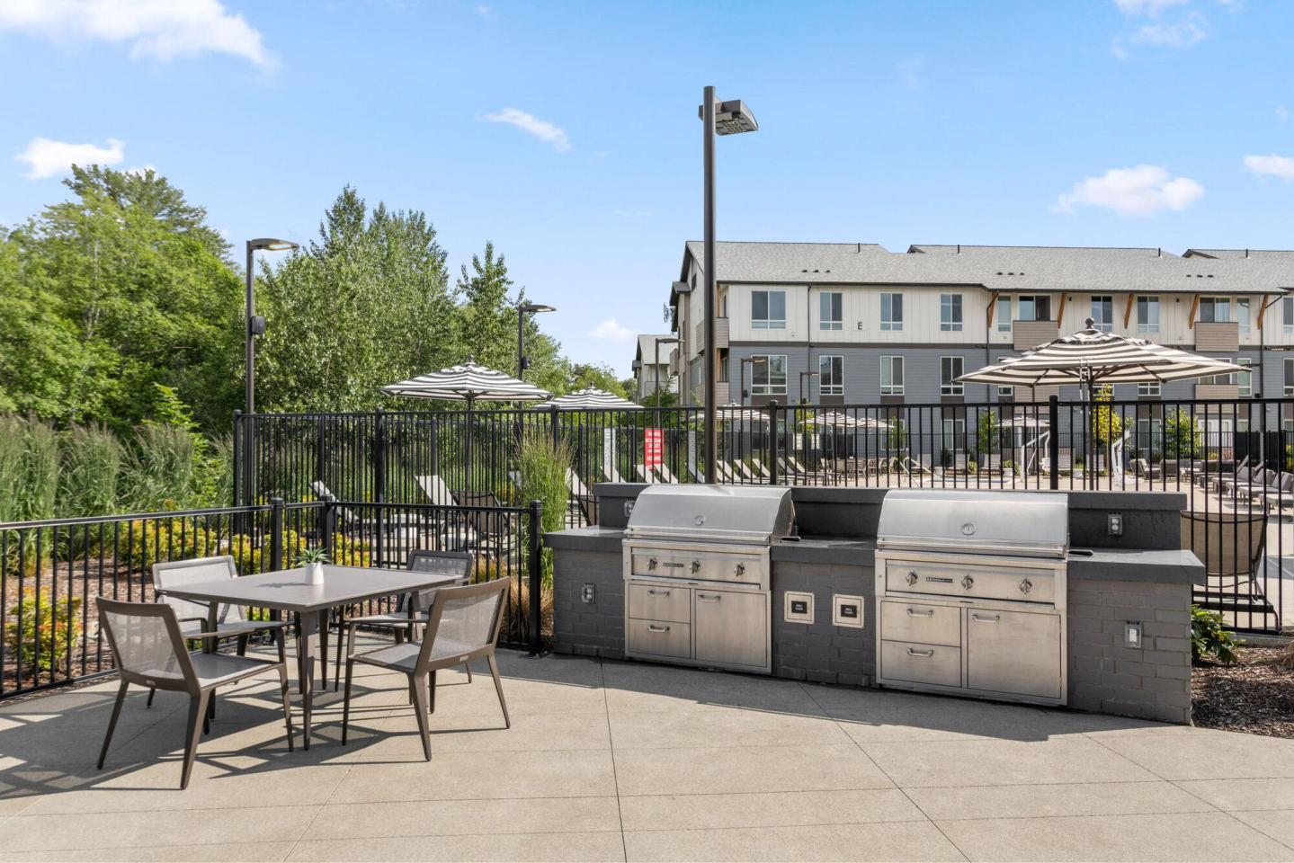 207 East Image 21