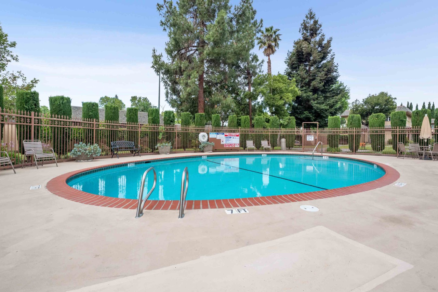 Fremont Manor Image 6